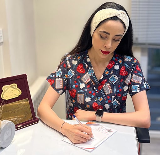 بهترین دکتر لمینت دندان در شریعتی